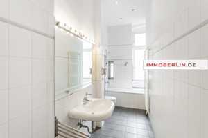 IMMOBERLIN.DE - Sehr schöne Stuck Altbauwohnung in Ruhelage beim Winterfeldtkiez – Berlin – Vorschaubild 6