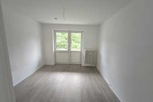 Schöne Wohnung in Hassels mit Vinyl-Böden – Langfuhrstr. 6, 40599 Düsseldorf – Vorschaubild 2