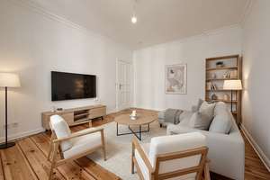 Stilvoller Altbau im 3. OG: Lichtdurchflutet, renoviert & mit Balkon zum ruhigen Innenhof – Die vollständige Adresse der Immobilie erhältst du vom Anbieter., 10115 Mitte (Ortsteil), Berlin – Vorschaubild 3