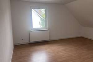 Helle 3-Zimmer Dachgeschosswohnung mit Garage in Bochum-Hiltrop – Die vollständige Adresse der Immobilie erhältst du vom Anbieter., 44805 Bergen/Hiltrop, Bochum – Vorschaubild 4