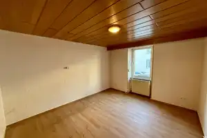 Einfamilienhaus mit Garten und Garage in Mettlach-Saarhölzbach zu verkaufen – Merzig-Wadern (Kreis) – Vorschaubild 2