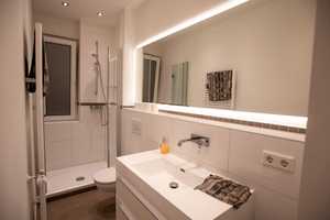 Exklusives 1 Zimmer-Appartement, teilmöbliert mit EBK 2. OG – Börnestr. 9, 40211 Düsseldorf – Vorschaubild 5