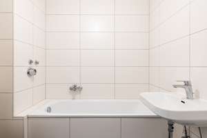 Modernisiertes großzügiges Apartment mit großem Balkon im 4. OG in München Laim - Provisionsfrei !! – Die vollständige Adresse der Immobilie erhältst du vom Anbieter., 80686 Friedenheim, München – Vorschaubild 6