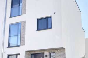 Neubau-Stadthaus in ruhiger Bestlage in Düsseldorf mit großem Garten und Tiefgarage – Düsseldorf – Vorschaubild 1