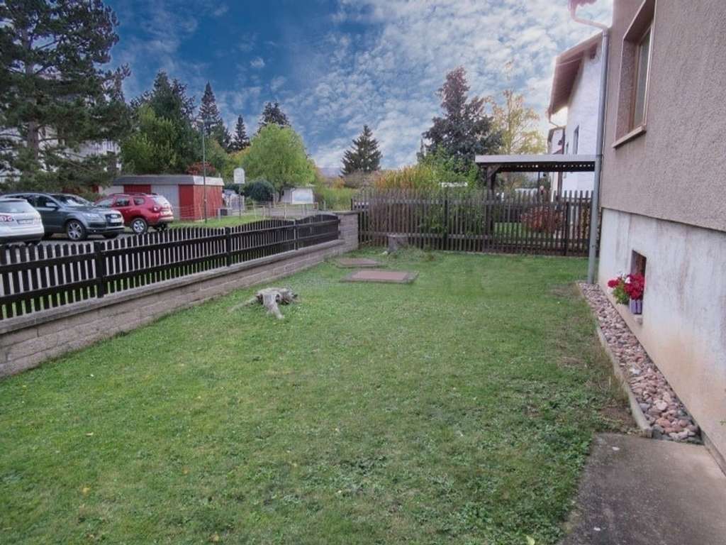 Immobilie in Georgenthal - Einfamilienhaus mit Garten und Nebengebäude
 - Bild 2