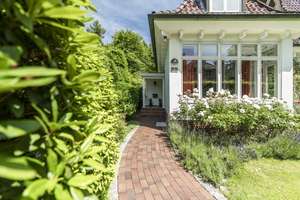 MÄRCHENHAFTES ARCHITEKTENHAUS ZU VERKAUFEN – Akazienweg 22, 22587 Blankenese, Hamburg – Vorschaubild 4