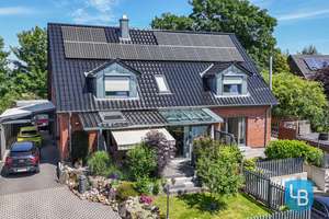 Modernes Wohnglück: Hochwertiges Zweifamilienhaus mit traumhafter Garten-Oase in Rastorfer Passau