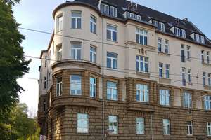 Sehr schöne 2-Zi.-Altbauwohnung mit großem sonnigen Balkon im Düsseldorfer Zooviertel