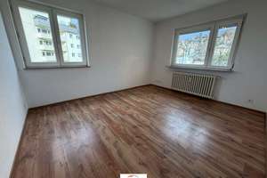 Wohnen mit Weitblick: Helle 3-Zimmer-Wohnung mit Balkon & Dachterrasse in Stuttgart-Mitte 2772 – Die vollständige Adresse der Immobilie erhältst du vom Anbieter., 70182 Dobel, Stuttgart – Vorschaubild 4