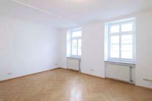 Attraktive 2-Z.-Altbauwohnung in zentraler Lage von München – Eigennutz oder Kapitalanlage! – Die vollständige Adresse der Immobilie erhältst du vom Anbieter., 80798 Josephsplatz, München – Vorschaubild 4