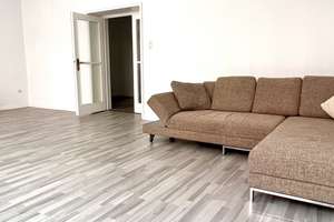 ** BEL ETAGE * GROßZÜGIG GESCHNITTENE 2 ZIMMER ALTBAUWOHNUNG NÄHE FÜRSTENPLATZ** – 40215 Friedrichstadt, Düsseldorf – Vorschaubild 3