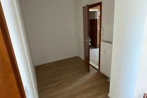 Helle 2-Zimmerwohnung mit Balkon – Kreuzsteinstraße 28, 90441 Schweinau, Nürnberg – Vorschaubild 4