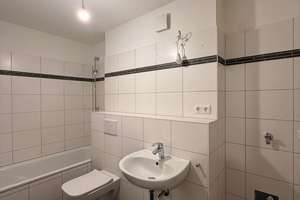 Terrassenwohnung mit 1,5 Zimmern und Parkett in München – Oskar-Maria-Graf-Ring 38, 81737 Neuperlach, München – Vorschaubild 4