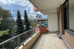 Gut geschnittene und helle 2-Zimmerwohnung mit Balkon BEZUGSFREI!