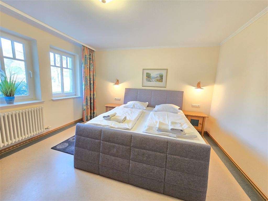 Immobilie in Binz - charmantes gut geschnittenes 3-Zi Appartement in Top Lage zum Strand und ruhiger Terrasse im Grünen  - Bild 0