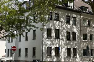 Stilvolle Altbauwohnung mit besonderem Charme in der südlichen Innenstadt