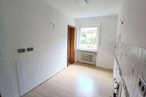N-Kornburg! Schöne 4-Zi.-Wohnung mit Südterrasse, Garten, 2 Kellerräume + Garage! – Die vollständige Adresse der Immobilie erhältst du vom Anbieter., 90455 Kornburg, Worzeldorf, Nürnberg – Vorschaubild 7