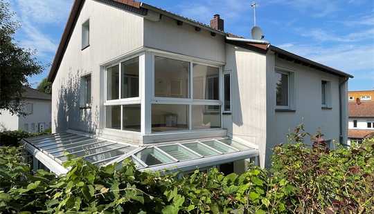 Bild von Geräumiges 2-Familienhaus auf einem 668 m2 Grundstück, in guter Lage in Roßdorf