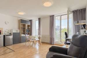 Bezugsfreie, helle 2-Zi.-Wohnung mit 2 Balkonen und Stellplatz in Rhein- und Zentrumsnähe in Bonn – Die vollständige Adresse der Immobilie erhältst du vom Anbieter., 53111 Nordstadt, Bonn – Vorschaubild 3