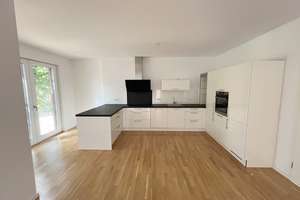Doppelt genießen – 3-Zimmer-Wohnung mit zwei Loggien in beliebter Lage – Die vollständige Adresse der Immobilie erhältst du vom Anbieter., 97074 Frauenland, Würzburg – Vorschaubild 2