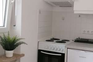Lichtdurchflutetes, vollmöbliertes 1-Zimmer-Apartment mit Südbalkon und separater Küche – Wolfgang-Borchert-Weg 1, 81927 Johanneskirchen, München – Vorschaubild 8