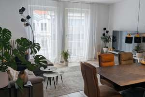 Urban Living: Helle 3-Zimmer-Wohnung im Herzen Düsseldorfs (ohne Möbelübernahme)