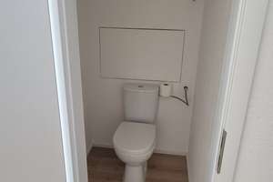 1750 € - 107 m² - 4.5 Zi.
Zentral gelegene Wohnung an der Donau
Kernsaniert in 2024 – Die vollständige Adresse der Immobilie erhältst du vom Anbieter., 89231 Neu-Ulm – Vorschaubild 5