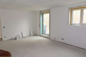 2-Generationenhaus, kernsaniert nach KFW 70, mit Garten, Garage und Stellplätze wartet auf Sie! – 65329 Hohenstein – Vorschaubild 2