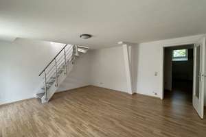 Helle 3-Zi.-Maisonette-Wohnung mit Balkon, nähe Trasse/Utopiastadt – Neue Friedrichstraße 22, 42105 Elberfeld, Wuppertal – Vorschaubild 4