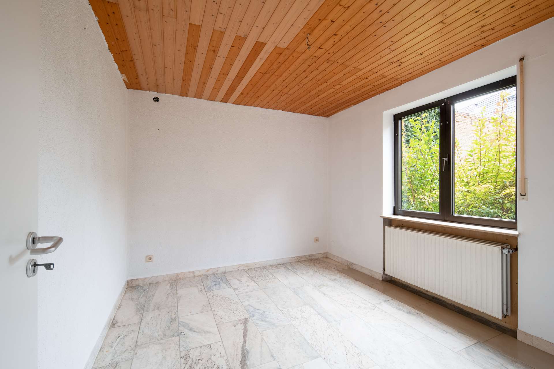 Immobilie in Saulheim - Seltene Gelegenheit!  2-3 Familienhaus mit großem Grundstück und idyllischem Garten - Bild 1