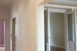 WUNDERSCHÖNER STILALTBAU I 117 QM I 4,5 ZIMMER I BALKON I PKW STELLPLATZ I ZENTRALE LAGE I GARTEN – 60431 Ginnheim, Frankfurt am Main – Vorschaubild 12