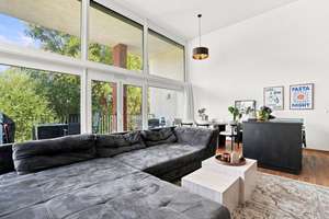 Moderne Wohnung mit Galerie, großer Loggia und Blick ins Grüne und auf die Blau – 89077 Weststadt, Ulm – Vorschaubild 3