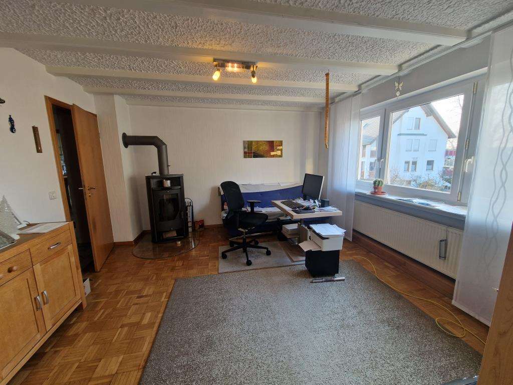 Immobilie in Neuenburg am Rhein - Großzügiges Stadthaus mit Scheune und Garagen - Bild 1