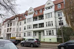 Wohnidyll mit Altbau-Charme in grüner Oase – Stadtfeld Ost