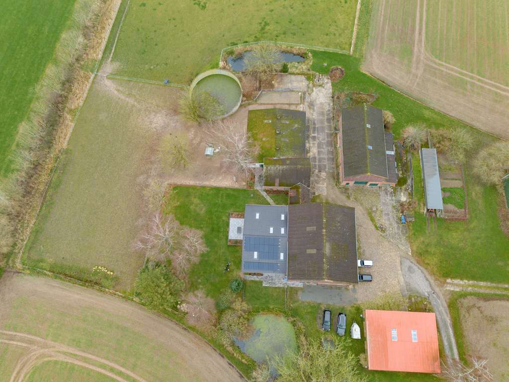 Immobilie in Glasau - Hofanwesen mit Reithalle und saniertem Landhaus - Bild 1