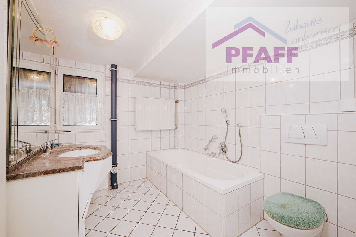 Immobilie in Radolfzell am Bodensee - Zuhause ankommen in Böhringen! Sanierungsbedürftige Doppelhaushälfte in guter Lage mit Potential - Bild 3