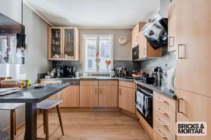 Vermietete Dachgeschosswohnung mit Balkon & Aufzug – herrschaftlicher Altbau in Grunewald – Die vollständige Adresse der Immobilie erhältst du vom Anbieter., 14193 Schmargendorf, Berlin – Vorschaubild 3