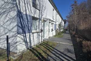 Wohnen wie im eigenen Haus: Erdgeschosswohnung mit Garten & Terrasse – Die vollständige Adresse der Immobilie erhältst du vom Anbieter., 85055 Nordost, Ingolstadt – Vorschaubild 14