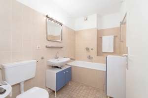 Etagenwohnung mit sonniger Loggia und Stellplatz in Lübeck-St.Jürgen – Die vollständige Adresse der Immobilie erhältst du vom Anbieter., 23562 Sankt Jürgen, Lübeck – Vorschaubild 8