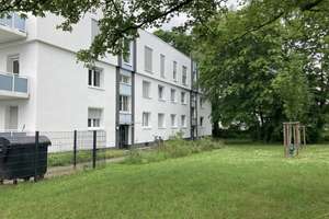 Zum Einzug bereit - ansprechend freundliche Wohnung mit Balkon