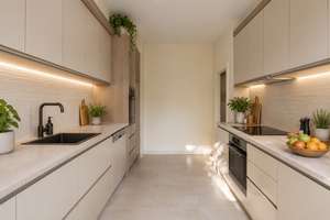 Unsanierte helle 3-Zi-Altbauwohnung mit Wintergarten in Schöneberg mit viel Potenzial – Rubensstrasse 7, 12159 Schöneberg, Berlin – Vorschaubild 26