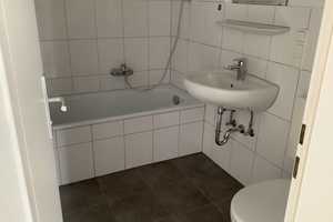 Frisch renovierte 3-Zimmer-Wohnung mit 2 Balkonen! – Am Dobben 31, 28203 Bremen – Vorschaubild 4