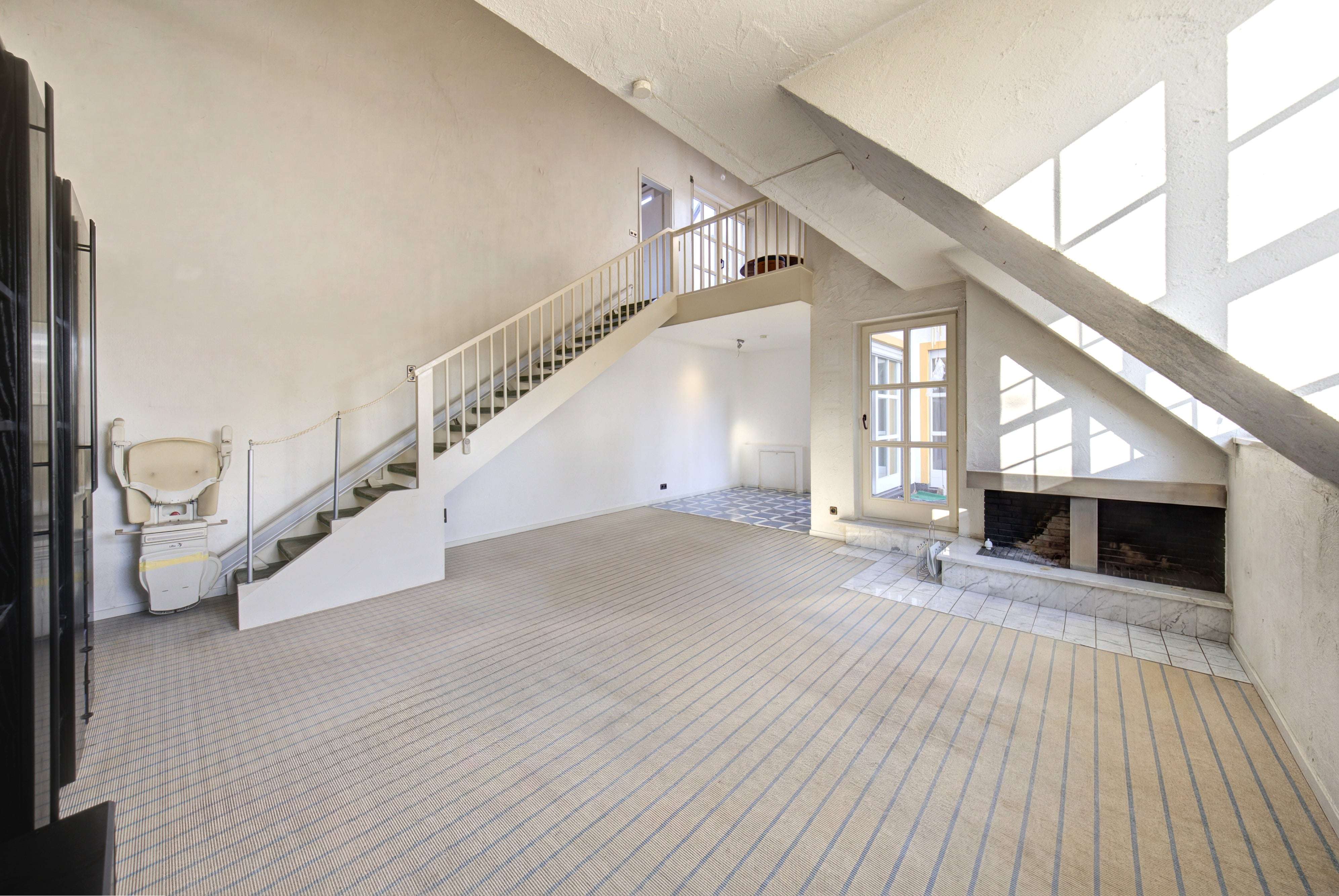 Immobilie in Schwaig bei Nürnberg - Außergewöhnliche Maisonettewohnung in ruhiger Toplage – Wohnen über den Dächern von Schwaig - Bild 1