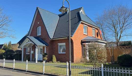 Bild von Hochwertiges Einfamilienhaus mit zeitloser Eleganz für hohe Ansprüche.