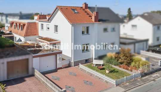 Bild von Wohnensemble aus Vorder- und Hinterhaus. In zentraler Lage von Dreieich-Sprendlingen