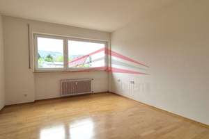 Großzügige 3-Zimmer-Wohnung mit überdachtem Balkon, zwei Bädern und TG-Stellplatz in Aalen – Die vollständige Adresse der Immobilie erhältst du vom Anbieter., 73431 östliche Bahnlinie, Aalen – Vorschaubild 4