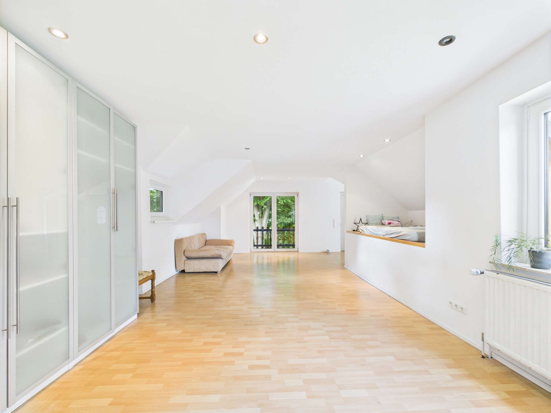 Immobilie in Uchte - Ein Haus für nur ca. 996,00 €/m² – kaum zu glauben, aber wahr: genau hier! - Bild 0