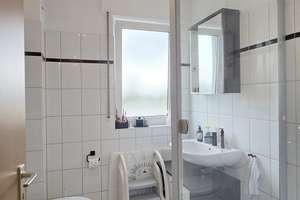 Wiemelhausen: 4 Zimmer, 2 Bäder, 2 Balkone, 2 TG-Stellplätze – Berneckerstr. 17, 44799 Wiemelhausen, Bochum – Vorschaubild 8