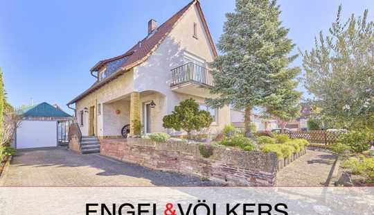 Bild von Freistehendes Einfamilienhaus mit großem Garten, Terrasse & vielseitiger Raumaufteilung!