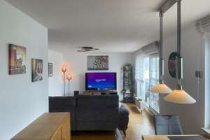 Helle-3-Zimmer Wohnung mit großzügigem Balkon, Aufzug + TG